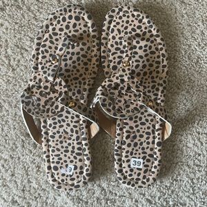 leopard flats